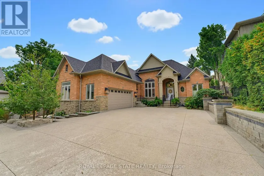 Detached at 56 ACADEMY STREET, Hamilton