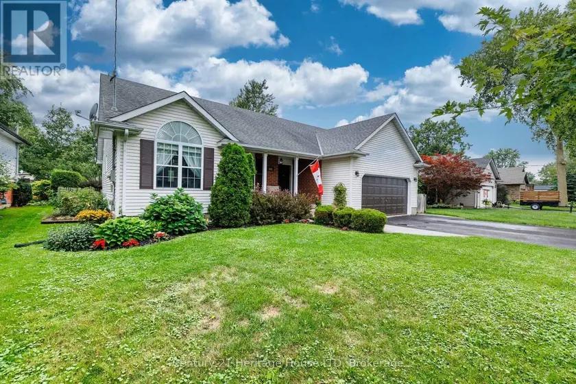 Detached at 621 PARKDALE AVENUE, Fort Erie
