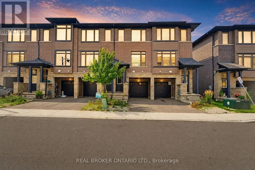 Townhouse at 120 COURT DRIVE, Brant