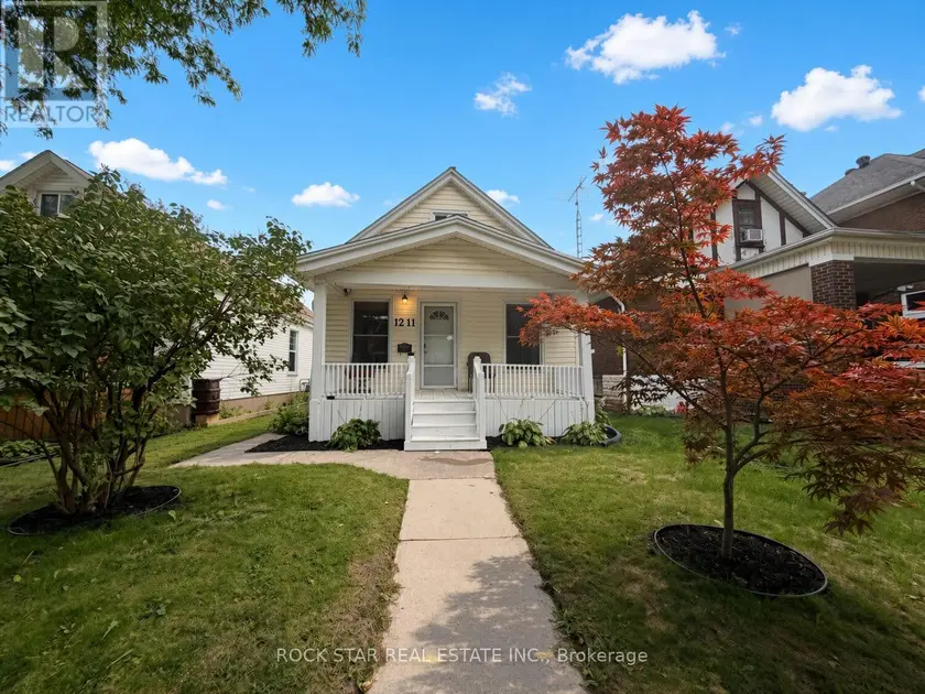 Detached at 1211 LINCOLN ROAD, Windsor