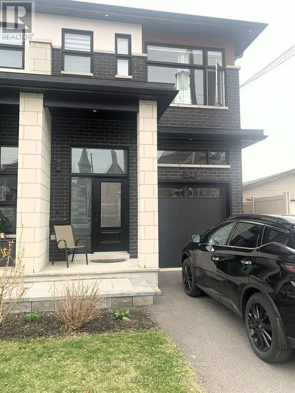 Townhouse at A - 314 CYR AVENUE, Ottawa