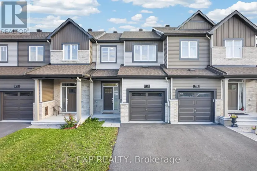 Townhouse at 230 SHALLOW POND PLACE, Ottawa