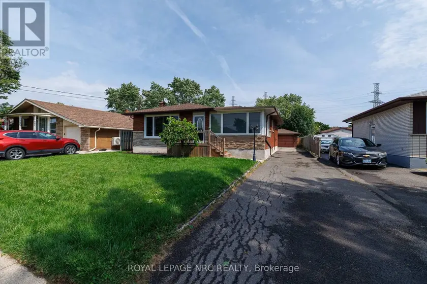 Detached at 15 MEMORIAL PARK DRIVE, Welland