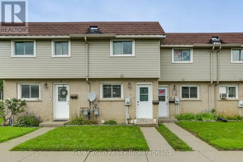 Townhouse at 9 - 105 SPRINGBANK AVENUE E, Woodstock