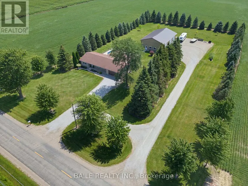 Detached at 6725 CHURCHILL LINE, Brooke-Alvinston
