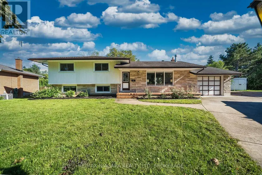 Detached at 8 FERNWOOD TERRACE, St. Catharines