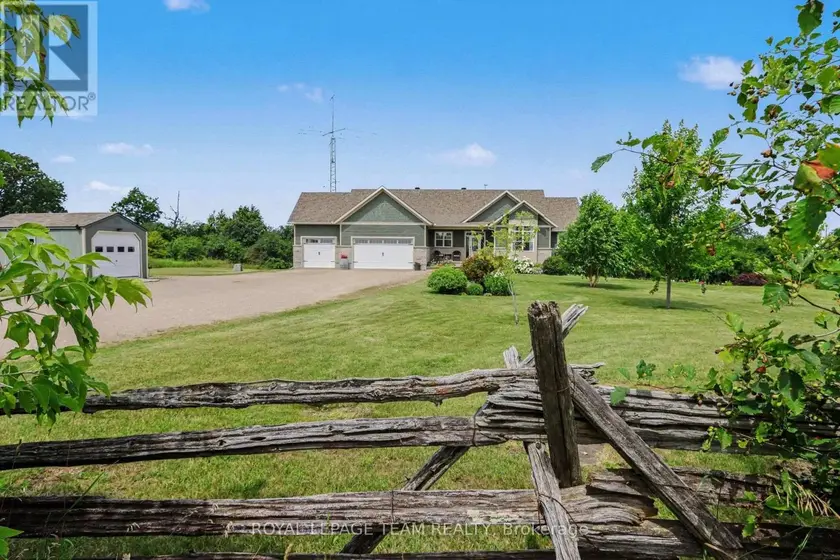 Detached at 10 OLD KINGSTON ROAD, Rideau Lakes