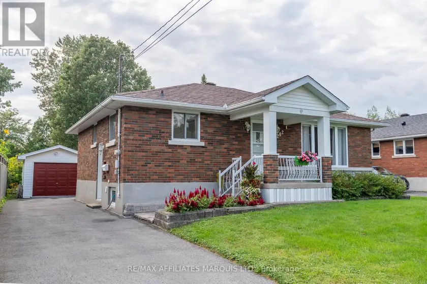 Detached at 202 SHIRLEY AVENUE, Cornwall
