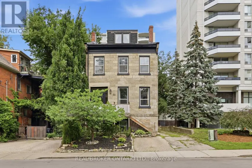 Detached at 98 DUKE STREET, Hamilton