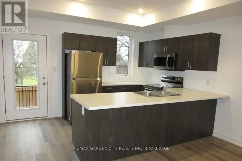Townhouse at 322 - 781 CLARE AVENUE, Welland