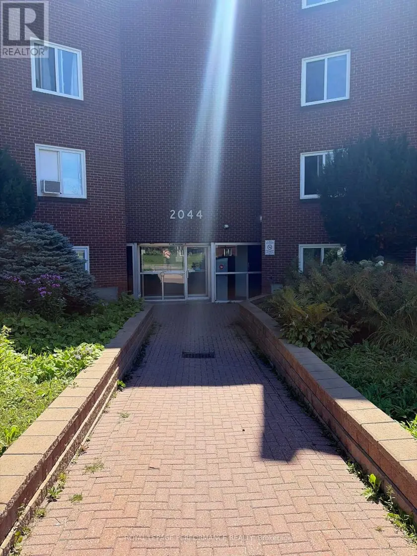 Apartment at 208C - 2044 ARROWSMITH DRIVE, Ottawa