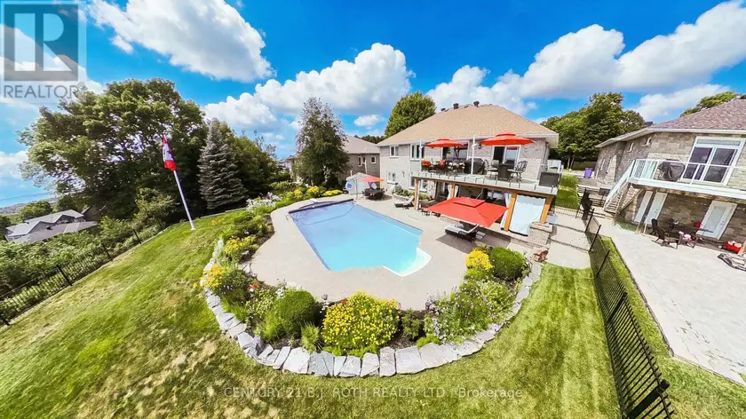 Detached at 6 MAPLEVIEW PLACE, North Bay