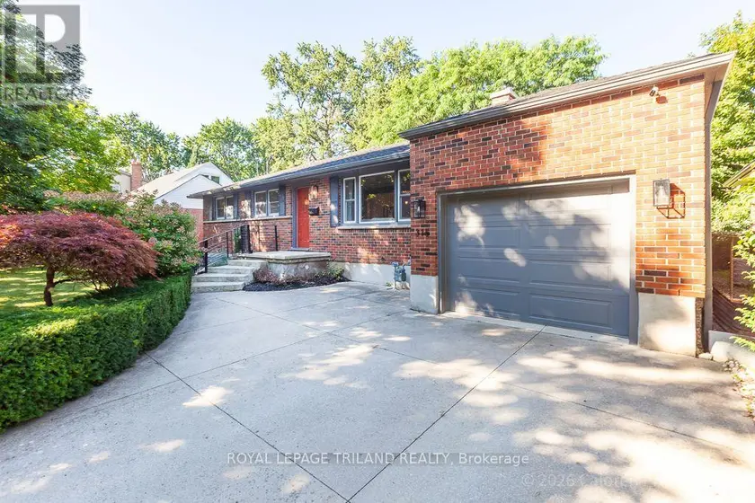 Detached at 315 BLOXAM AVENUE, London South