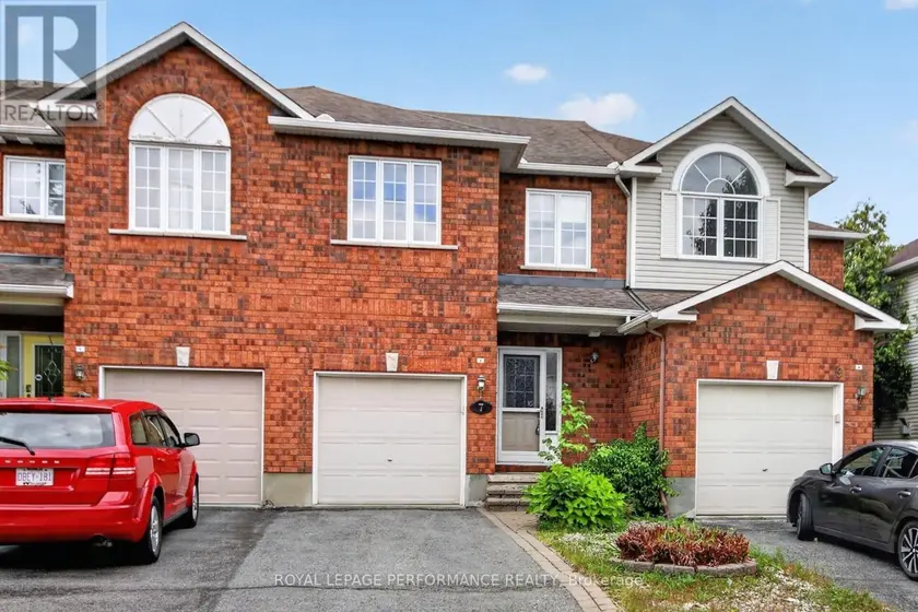 Townhouse at 7 CALAVERAS AVENUE, Ottawa