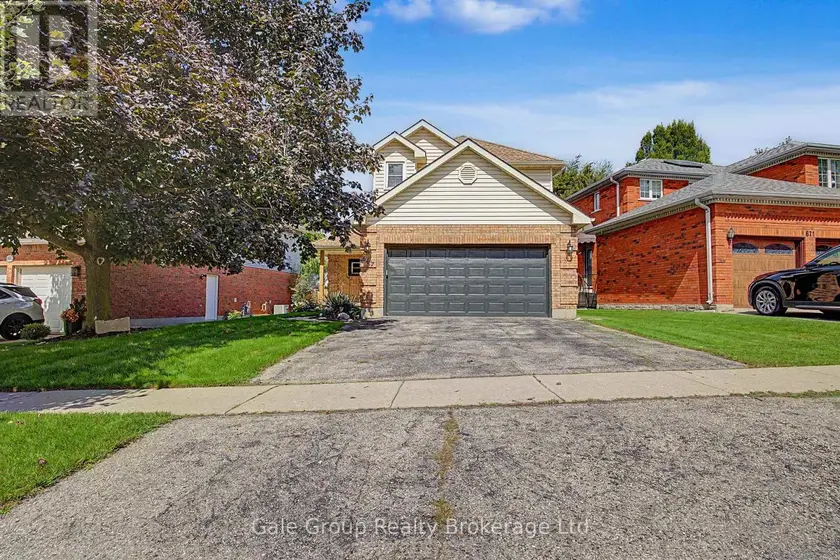 Detached at 667 SPRINGBANK AVENUE N, Woodstock