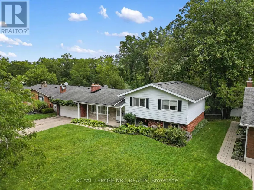 Detached at 21 PARKLANE CRESCENT, St. Catharines