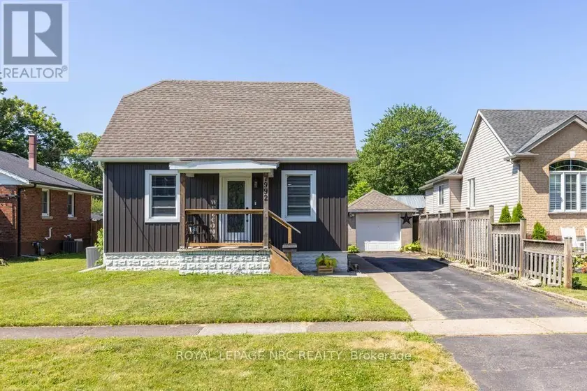 Detached at 7992 PETER STREET, Niagara Falls