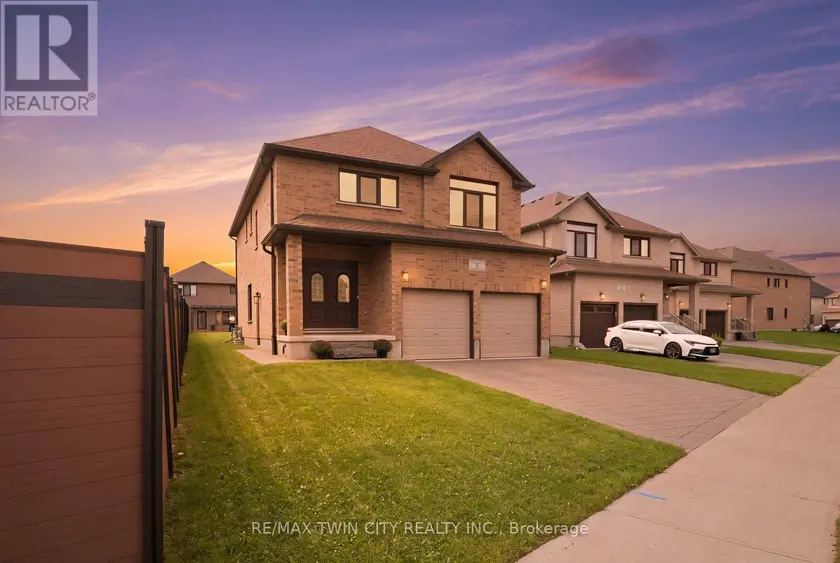 Detached at 7 MORRIS STREET, Brant