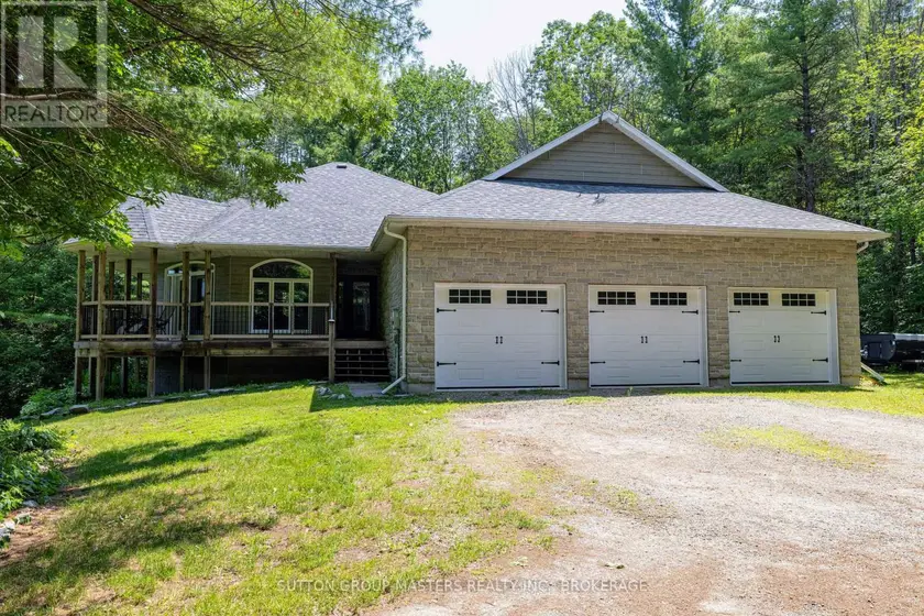 Detached at 139 COUNTRY WOODS DRIVE, Frontenac