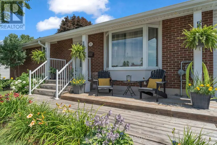Detached at 11 CHESTERFIELD DRIVE, Loyalist