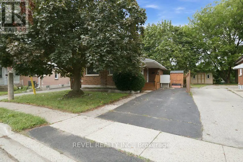 Detached at 115 TENTH AVENUE, Brantford