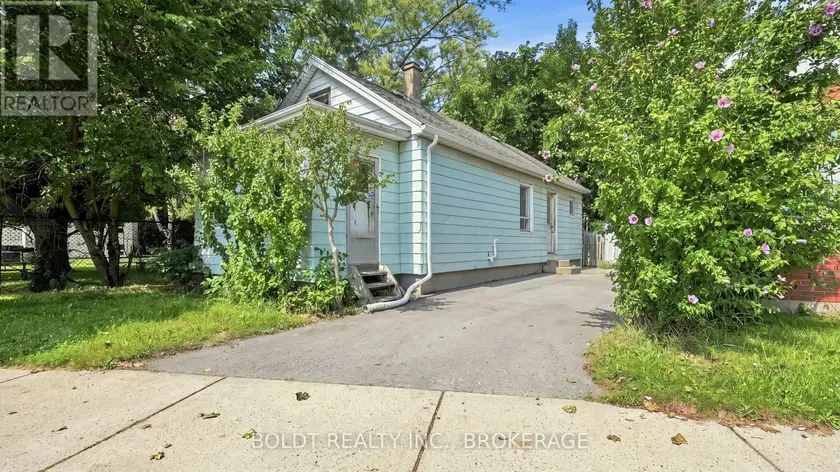 Detached at 53 CARLTON STREET, St. Catharines