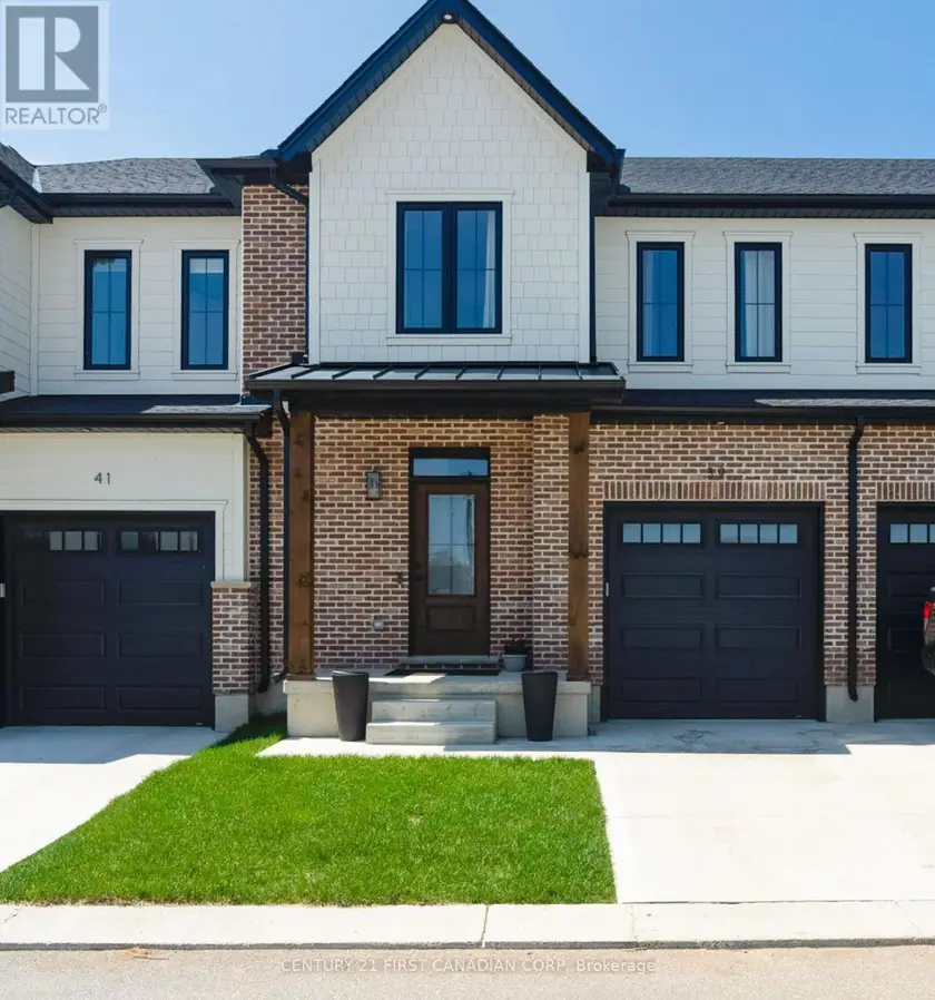Townhouse at 10 (15) - 147 SCOTTS DRIVE, Lucan Biddulph