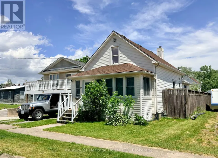 Detached at 19 SANTONE AVENUE, Welland
