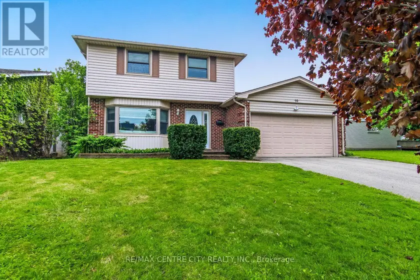 Detached at 10 RUNNYMEDE CRESCENT, London North