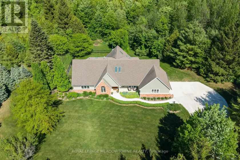 Detached at 5263 TENTH LINE, Erin