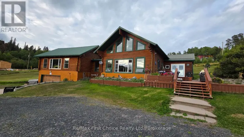 Detached at 812 ESSEX ROAD E, Kenora