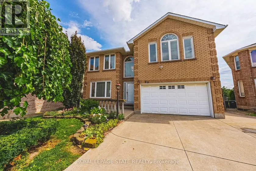 Detached at 90 FAIRINGTON CRESCENT, Hamilton