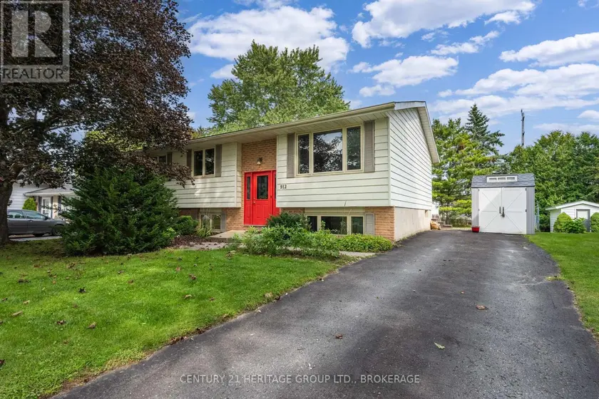 Detached at 912 SAFARI DRIVE, Kingston