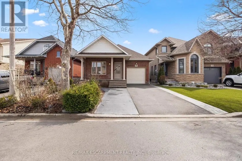 Detached at 39 MCKIBBON AVENUE, Hamilton