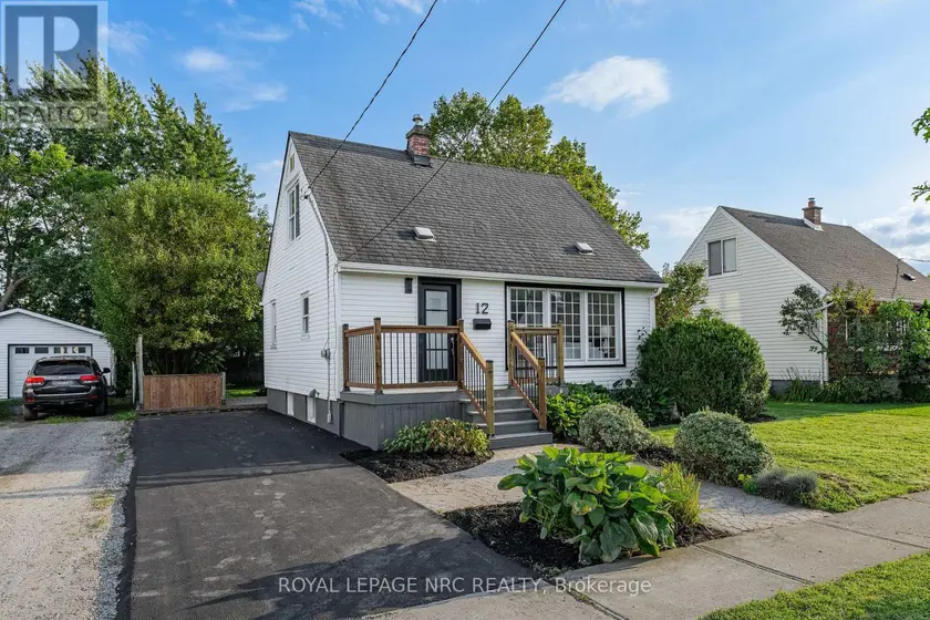 Detached at 12 ADMIRAL ROAD, St. Catharines