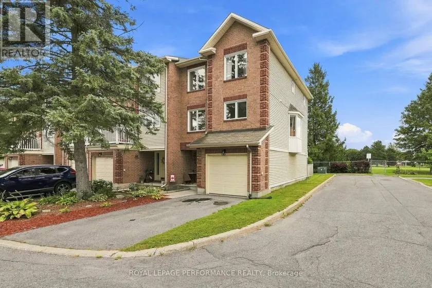 Townhouse at 1992 SUMMERFIELDS CRESCENT, Ottawa