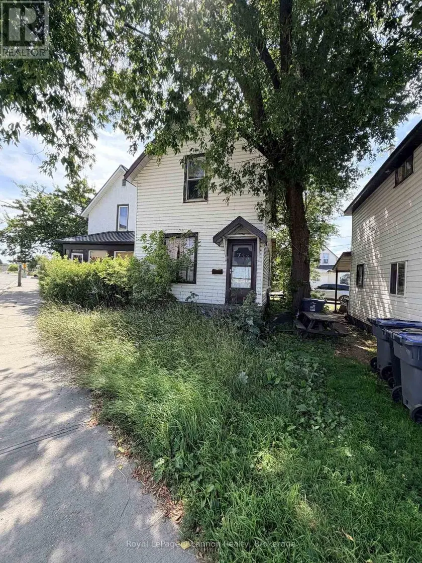 Detached at 733 SIMPSON STREET, Thunder Bay