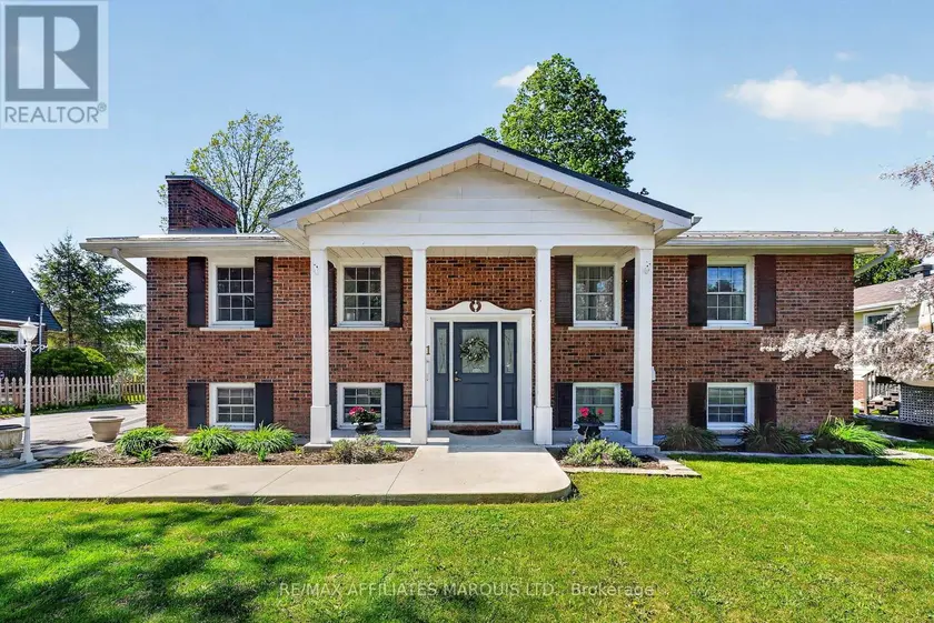 Detached at 21 SPRUCE STREET, South Stormont
