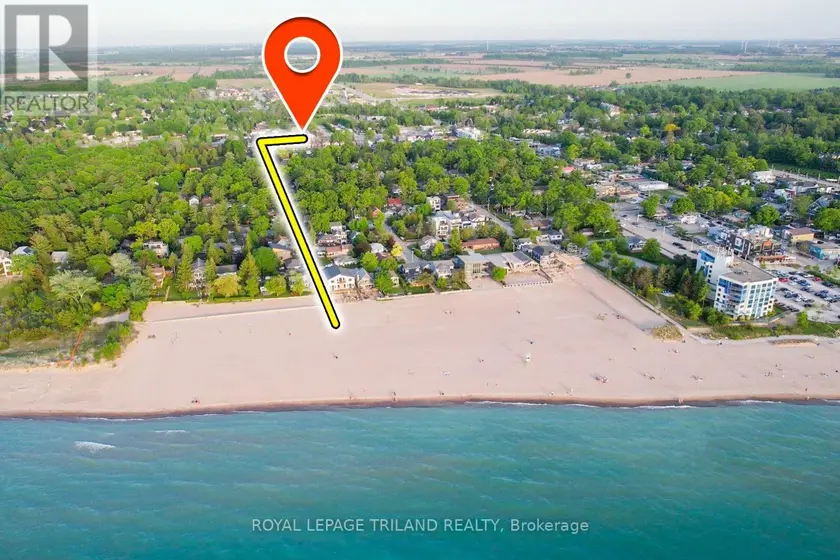 Apartment at 5 - 8 OAK STREET, Lambton Shores