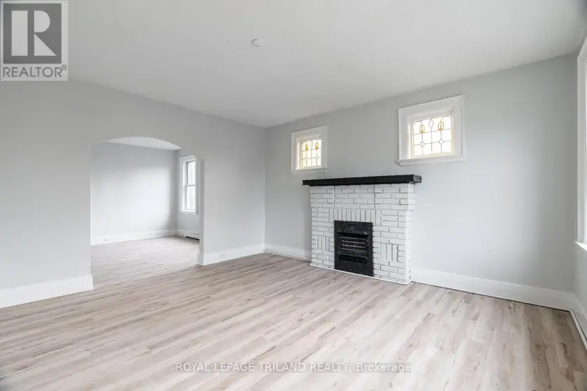 Multiplex at 3 - 425 MCKENZIE AVENUE, London