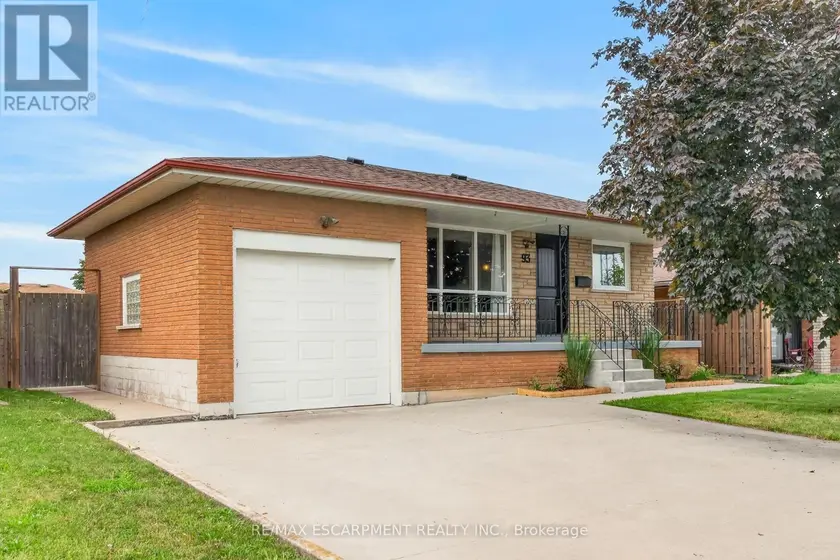 Detached at 93 NUGENT DRIVE, Hamilton