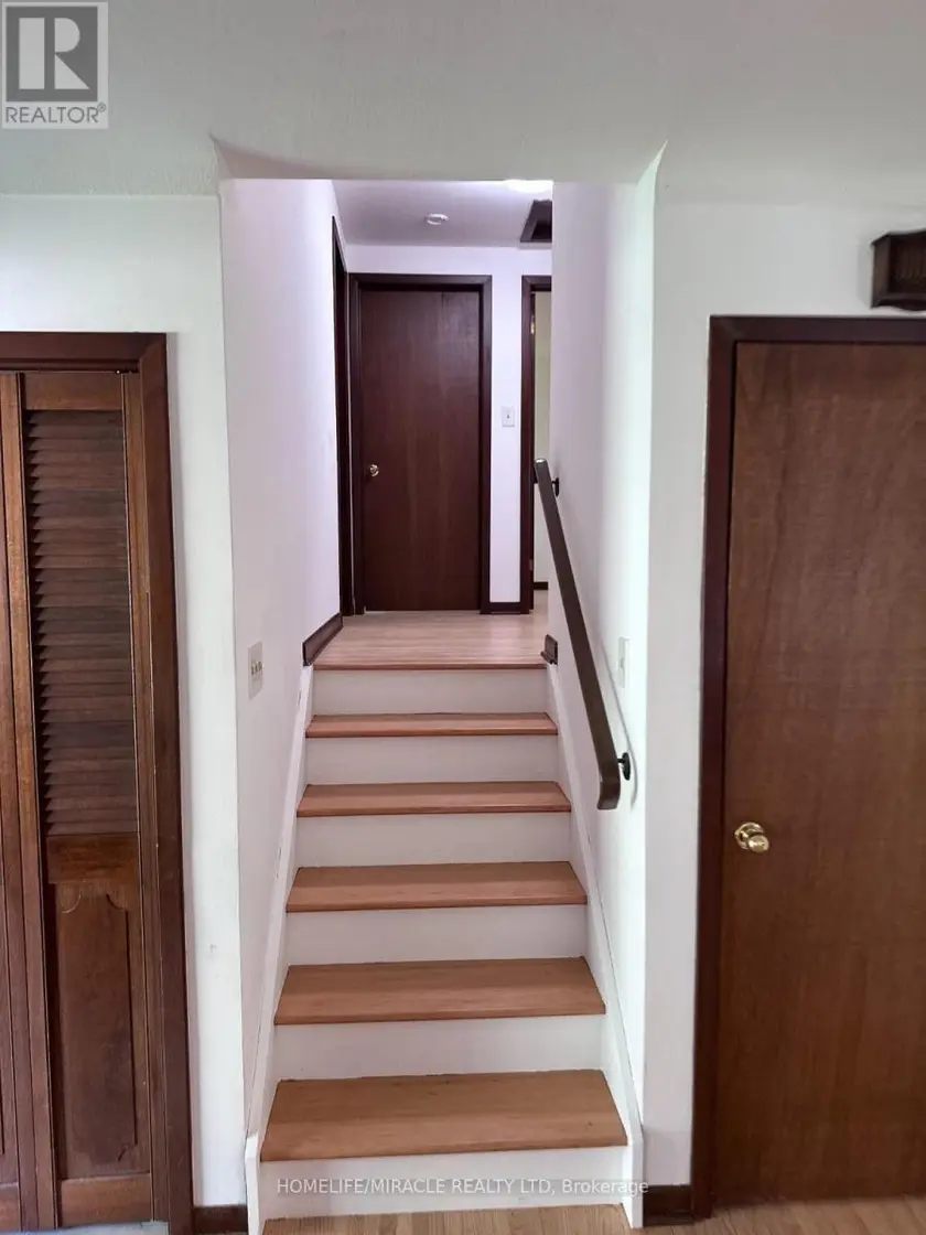 Detached at 6511 DORCHESTER ROAD, Niagara Falls