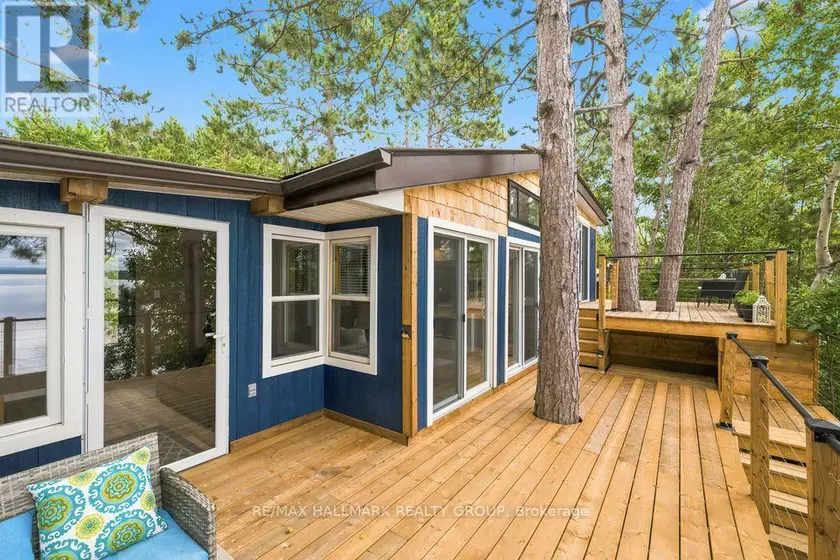 Detached at 555 ISLAND VIEW DRIVE, North Algona Wilberforce