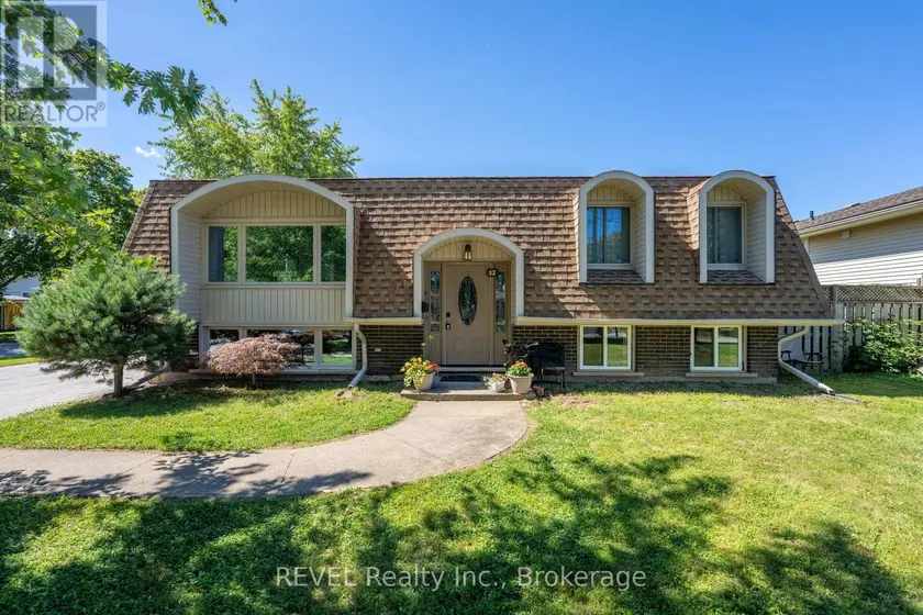 Detached at 17 RAMSEY STREET, St. Catharines