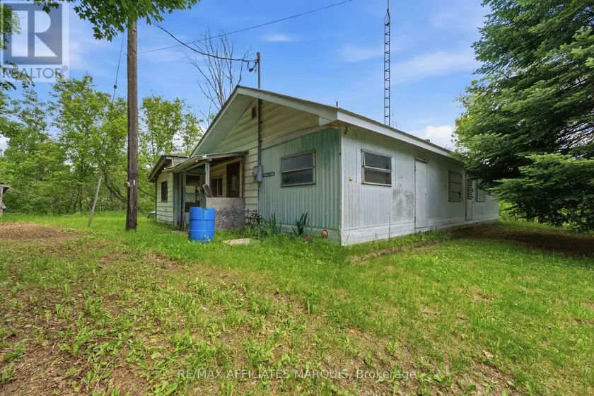 Detached at 1195 THOMPSON ROAD, Frontenac