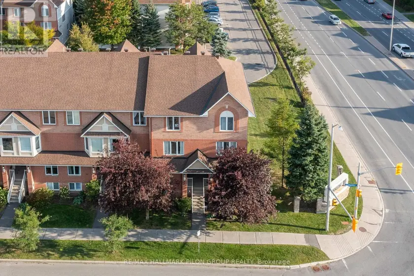 Apartment at 10 LAKEPOINTE DRIVE, Ottawa