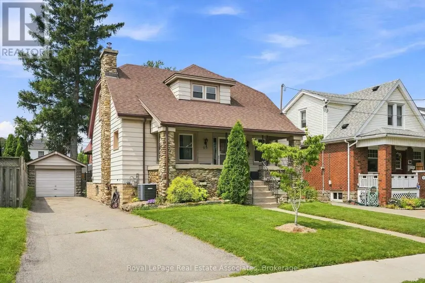 Detached at 96 HUXLEY AVENUE S, Hamilton