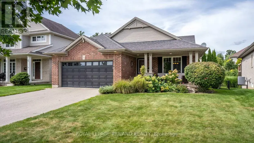 Detached at 5 SANDPIPER PLACE, St. Thomas