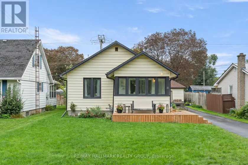 Detached at 21 SEVENOAKS AVENUE, Brockville