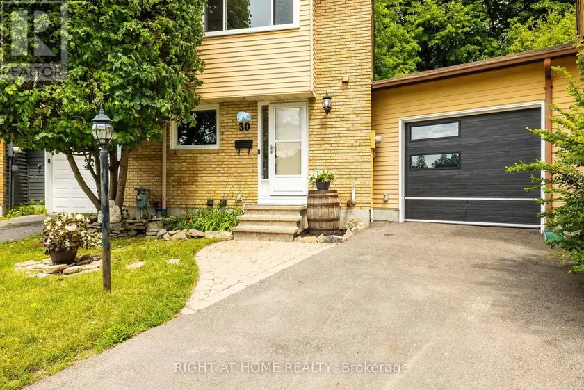 Townhouse at 30 BERKSHIRE WAY, Ottawa